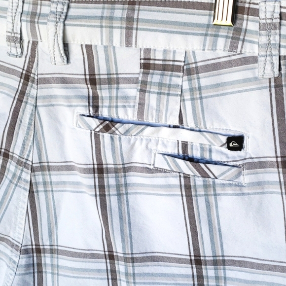 Quicksilver Shorts Size: 32 - Picture 4 of 6